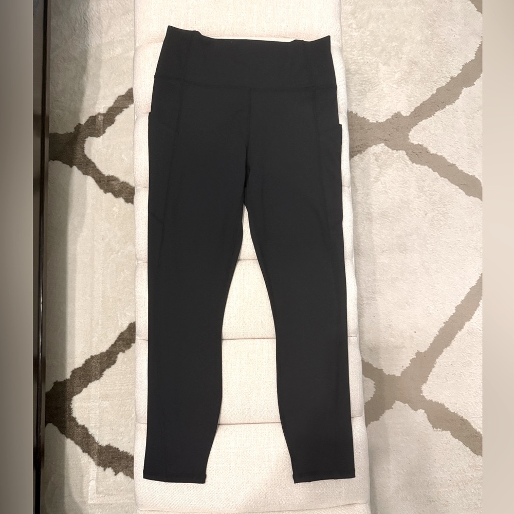 Fabletics Classic Black Leggings size M NWT